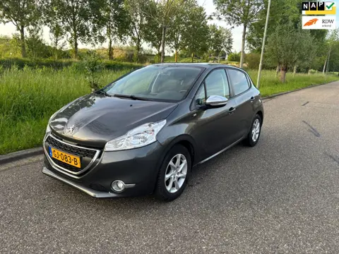 Peugeot 208 1.2 PureTech Style - DEALER ONDERHOUDEN!
