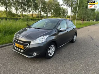 Peugeot 208 1.2 PureTech Style - DEALER ONDERHOUDEN!
