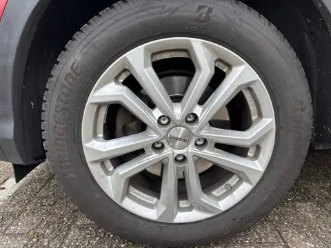 Dezent 17 inch velgen met Bridgestone winterbanden (Qashqai)