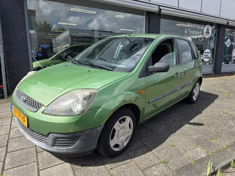 Ford Fiesta 1.4-16V Futura *Nieuwe APK *Airco WEINIG KILOMETERS