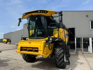 New Holland CX 6.80 (bj 2024)