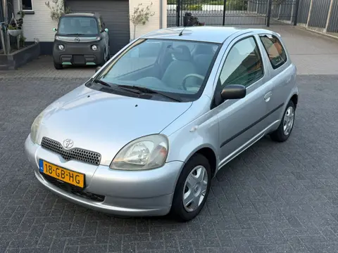 Toyota Yaris RIJKAAR/APK/HISTORY/BEURT/NAP/AIRCO/5drs//DIREKT MEE