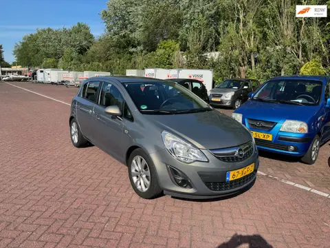 Opel Corsa 1.4-16V Cosmo Airco! elektrische ramen! centrale deurvergrendeling op afstandsbediening!
