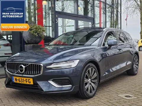Volvo V60 2.0 B3 Inscription | Leder | Panoramadak | Trekhaak | ECC | PDC | Stoel/ Stuur verwarming 