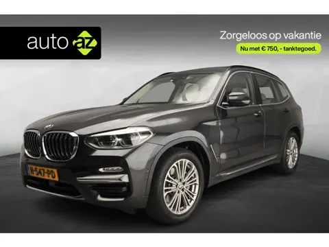 BMW X3 xDrive30i Leder / Panoramadak / Trekhaak / / Camera / Harman-Kardon / Head-up / Alu wielen 19