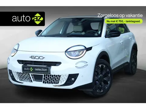 Fiat 600 1.2 Hybrid La Prima / Camera / Carplay / Massage