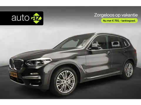 BMW X3 xDrive20i Panoramadak / Trekhaak / Sportstoelen / Park -assist / LED / Harman-Kardon / Head-u