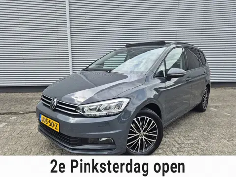 Volkswagen TOURAN 1.5 TSI 7p Autom,Panorama,airco,adap cruise,nav/camera,wegkl. trekhaak,stoelverwar