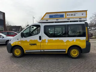 Opel Vivaro Combi 1.9DTi,Pers.Bus.Versnellingsbak,KAPOT