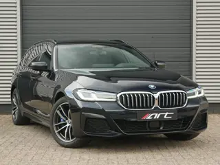 BMW 5-serie Touring 530e xDrive M-Sport, Trekhaak, Laser, HUD, Massage, Stoelvent.,