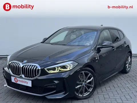 BMW 1-serie 118d High Executive M-Sport Automaat Apple CarPlay | PDC V+A | Stoelverwarming | Cruise 