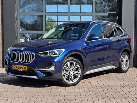 BMW X1 sDrive20i VDL Nedcar Edition | LED | Trekhaak | Leder | Stoelverwarming | Camera | Elek. acht