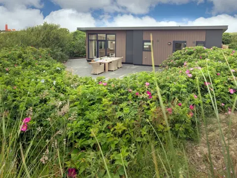 Luxe chalet ideaal gelegen onder de vuurtoren bij De Cocksdorp