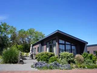 Zonnig en hip chalet ideaal gelegen bij de zee en De Cocksdorp
