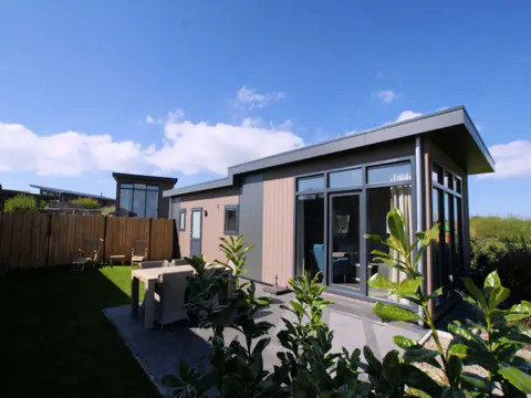 Modern luxe chalet prachtig gelegen vlakbij zee en De Cocksdorp