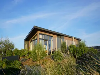 Modern chalet met veel comfort vlakbij de vuurtoren en De Cocksdorp