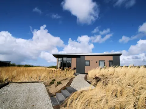 Luxe modern chalet met prachtige ligging nabij de vuurtoren