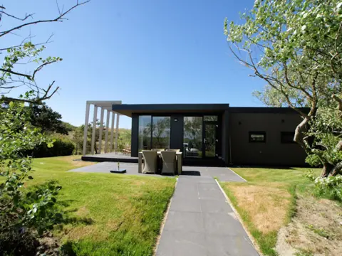 Modern luxe chalet prachtig gelegen vlakbij zee in De Cocksdorp