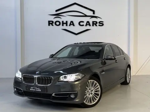 BMW 5-serie 535i Luxury Edition *Pano dak* *Leder* *Trekhaak* *Memory* *Digi