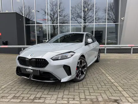 BMW 1-serie 120 M Sport Pro / Panoramadak / Head Up / Live Cockpit professional / Comforttoegang / A