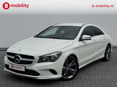Mercedes-Benz CLA-Klasse 200 Ambition AMG Sportstoelen Achteruitrijcamera | Stoelverwarming | Naviga