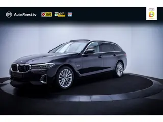 BMW 5 Serie Touring 530e LUXURY INDIVIDUAL PANO | MEMORY | LEDER | CAMERA | ACC | STUUR+STOELVERW | 