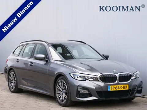 BMW 3 Serie Touring 320i Executive Edition 184 Pk Automaat M-pakket / Navi / Apple Carplay / Trekhaa