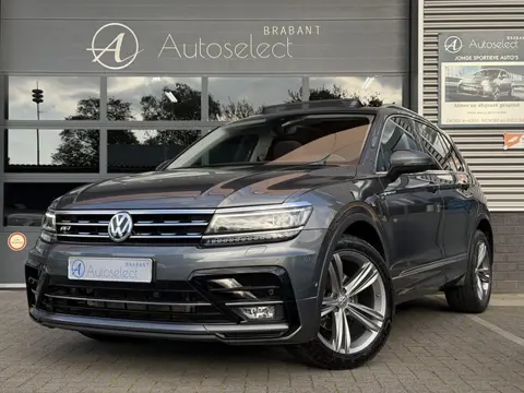 Volkswagen Tiguan 1.5 TSI ACT R-Line Pano | Camera | Dealer Onderhouden