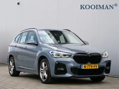 BMW X1 sDrive18i High Executive 136 Pk Automaat Navigatie / DAB / PDC / Trekhaak / Elektr Achterklep