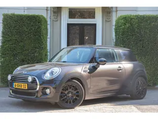 Mini Mini 1.5 Cooper First Born Edition KEYLESS | NAVI GROOT | LED | HALF LEDER | ORG NL 2E EIGN