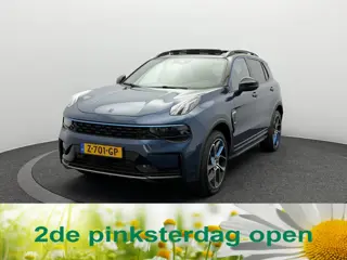 Lynk & Co 01 1.5 Plug-in Hybrid 261PK | Trekhaak | 360° Camera | Zwarte Hemelbekleding | Panoramadak