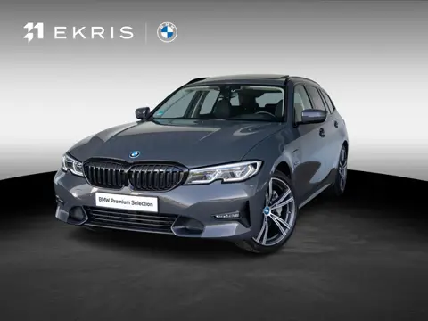 BMW 3 Serie Touring 330e | Innovationspakket | Comfort Access | Achteruitrijcamera | Panoramadak | S