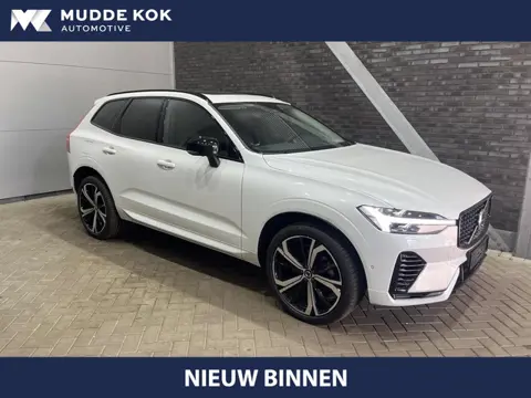 Volvo XC60 T8 Plug-in hybrid Ultra Dark | ACC | Luchtvering | Panoramadak | Massage | Bowers&Wilkins