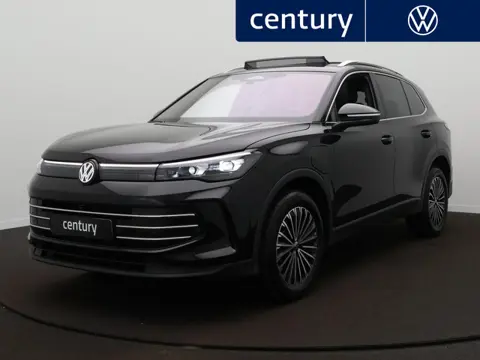 Volkswagen Tiguan 1.5 eHybrid Elegance Automaat - Panoramaschuif-kanteldak - Leer - Trekhaak - IQ li