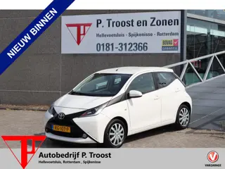 Toyota Aygo 1.0 VVT-i x-play Dealeronderhouden! Achteruitrijcamera/Airco/Bluetooth/Nederlandse auto!