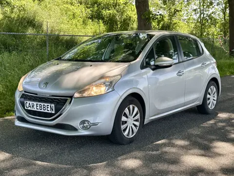 Peugeot 208 1.2 VTi Blue Lease | Airco | Trekhaak |  Cruise control | 5 deurs  | Nieuwe APK