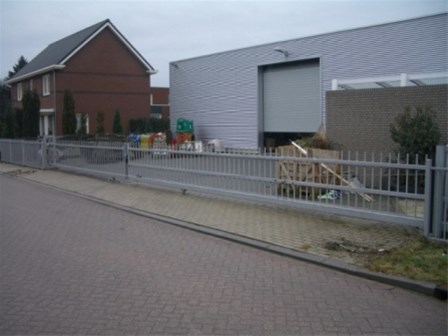 Te huur: BEVEILIGDE PARKEERPLAATS, 16X10 M!