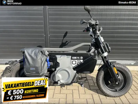 BMW CE 02 Cosmic black (bj 2025, automaat)