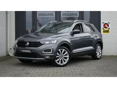 Volkswagen T-Roc 1.5 TSI Sport AUTOMAAT-ACC-CAMERA-CLIMA-FULL LED-KEYLESS-NAVIGATIE-PANORAMA-VIRTUEE
