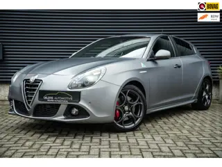Alfa Romeo Giulietta 1.750 Turbo Veloce | Matt Grijs | Bose Sound | Leder / Alcantara | Navi | Clima