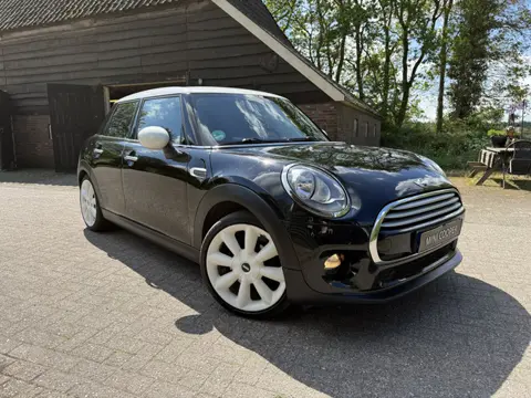 MINI Mini 1.5 Cooper Pepper. ,17", multi media,cruise. Zeer mooi !!