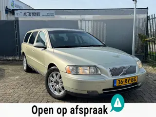 Volvo V70 2.4 Momentum AUT - Airco - Cruise - Leder - APK 01-27
