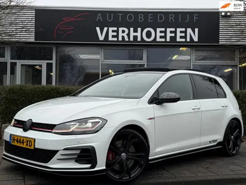 Volkswagen Golf 2.0 TSI GTI TCR - AKRAPOVIC - KEYLESS - PANORAMADAK - APPLE CARPLAY - PARK CAMERA - 