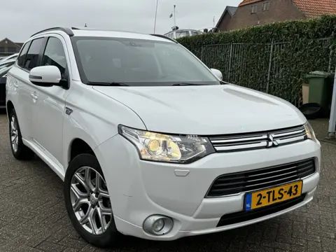Mitsubishi Outlander 2.0 PHEV Instyle XENON/OPEN DAK/LEDER/CLIMA 916