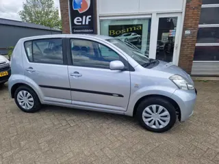 Daihatsu Sirion 2 1.3-16V "Comfort" Airco - isofix - Apk 02-12-2026 !!
