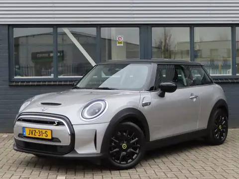 MINI Mini Electric Classic 33 kWh | camera | keyless entry | comfortstoelen |