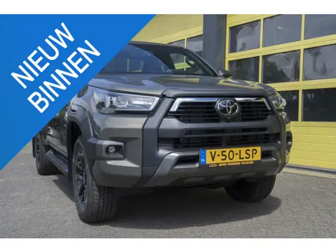 Toyota HiLux 2.8 D-4D Xtra Cab Invincible
