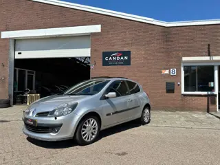 Renault Clio 1.6-16V Dynamique Luxe | Stoelverwarming | Airco | Panoramadak