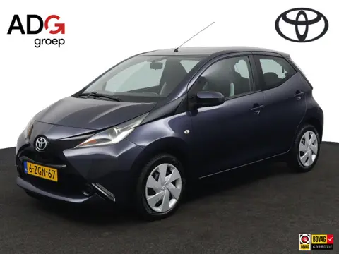 Toyota Aygo 1.0 VVT-i x-play | Airco | Achteruitrijcamera | Metallic Lak |