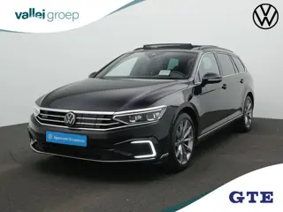 Volkswagen Passat Variant 1.4 TSI PHEV 218 pk GTE | Panoramadak | Trekhaak | Leder | Head-up display